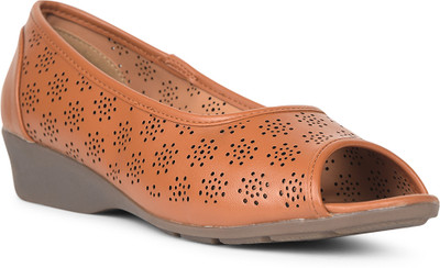 Bata Women Bellies(Brown , 5)