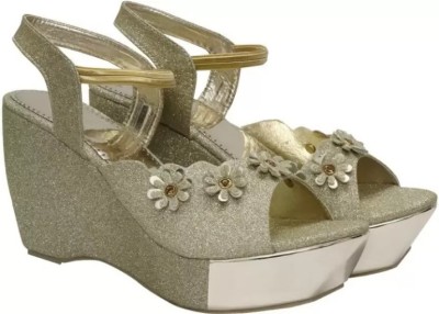 Digni Women Wedges(Gold , 8)