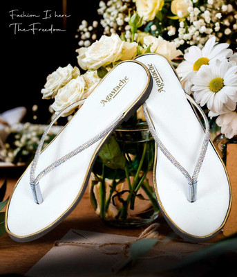 AT Agastache Women Casual(Black , 4)