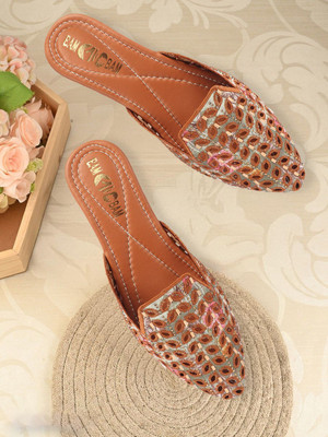 Bambam Women Flats(Tan , 7)