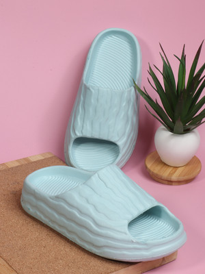 Roadster Women Clogs(Green , 5)