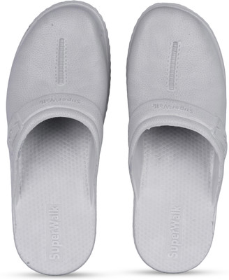 PeniLo Men Clogs(Grey , 7)