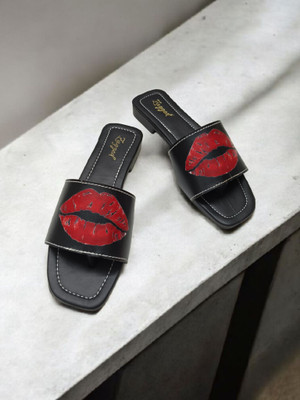 Silver Aly Women Flats(Black , 6)