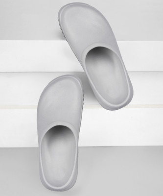 PeniLo Men Clogs(Grey , 10)