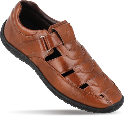 WALKAROO Men Sandals(Tan , 6)