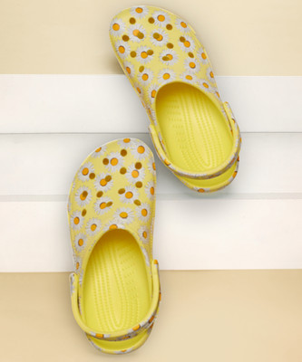 CROCS Classic Vacay Vibes Clog Men Clogs(Yellow , 10)