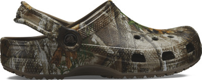 CROCS Classic RealTree Edge Men Clogs(Multicolor , 10)