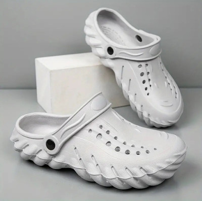 SECRITAS Men Clogs(Grey , 6)