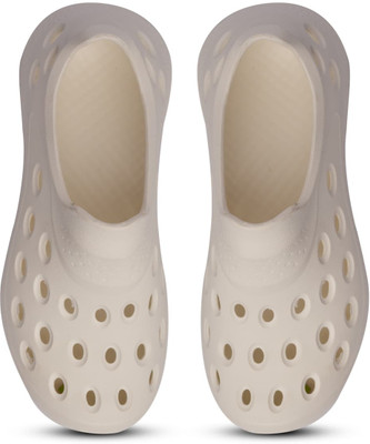 Footsace Men Clogs(White , 7)