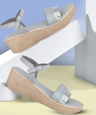 Inc.5 Women Wedges(Grey , 4)
