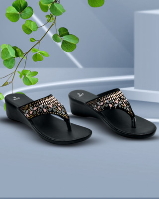 Hardwood Women Heels(Black , 5)