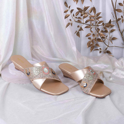 METRO Women Heels(Gold , 4)