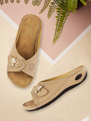 GoodFeet Women Wedges(Beige , 6)