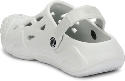 FLYNFIT Men Clogs(White , 6)