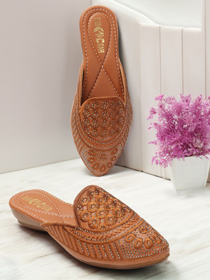 Bambam Women Flats(Tan , 4)