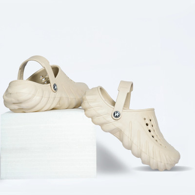 WAALK Men Clogs(Beige , 7)
