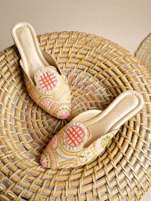 SHOETOPIA Women Flats(Gold , 5)