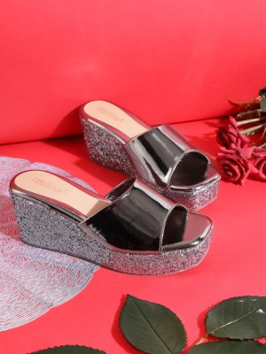 TRUFFLE COLLECTION Women Wedges(Silver , 7)