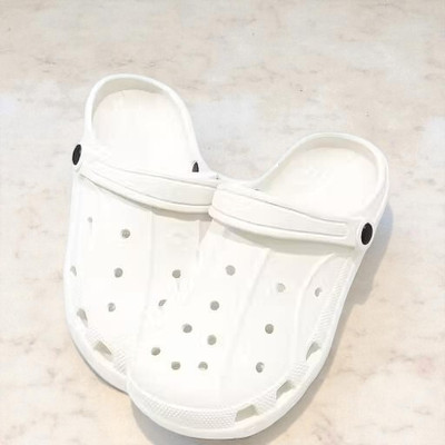 ontour Men Clogs(White , 9)