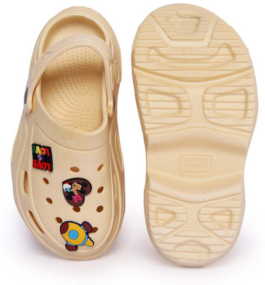Roadster Women Clogs(Beige , 3)