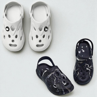Monrav Men Clogs(Off White, Black , 7)