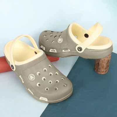 Aqualite Men Clogs(Beige , 8)