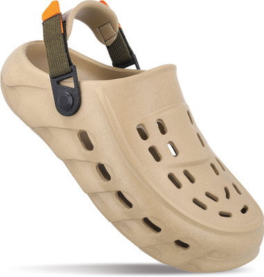 WALKAROO Men Clogs(Brown , 7)