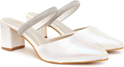 PLANET WALK Heels Sandals Lightweight, Breathable, Comfortable Everyday Cushioned Insole Women Heels(White , 3)