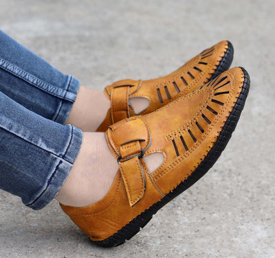 K' Footlance Men Casual(Beige , 10)