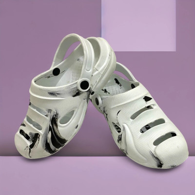 AARJU Men Clogs(White, Black , 8)