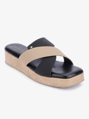 Dressberry Women Wedges(White , 7)