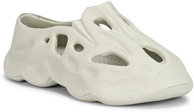 FLYNFIT Men Clogs(Grey , 7)
