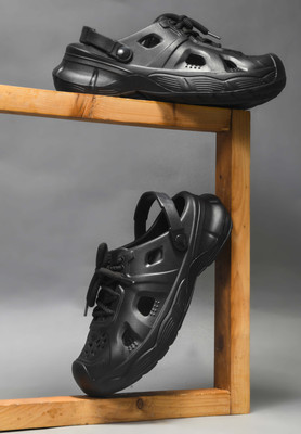 HRX by Hrithik Roshan Men Clogs(Black , 8)