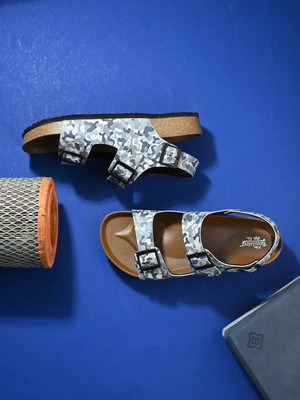 Roadster Trendy Camouflage Print Stylish Double Strap Men Sandals(White , 8)