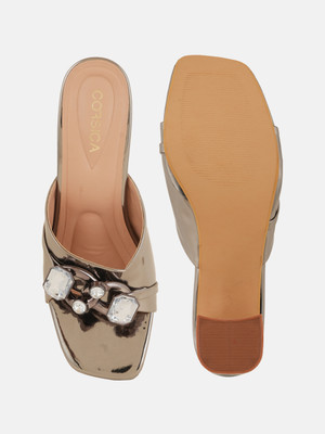 CORSICA Women Heels(Grey , 3)