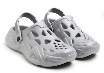 Arvok Men Clogs(Grey , 8)