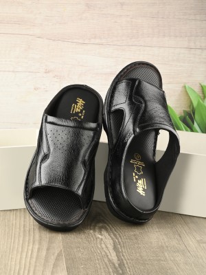 Hitz Black Leather Open Toe Comfort Slippers Men Sandals(Black , 7)