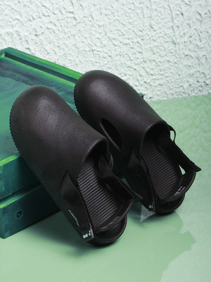 action Men Clogs(Black , 8)