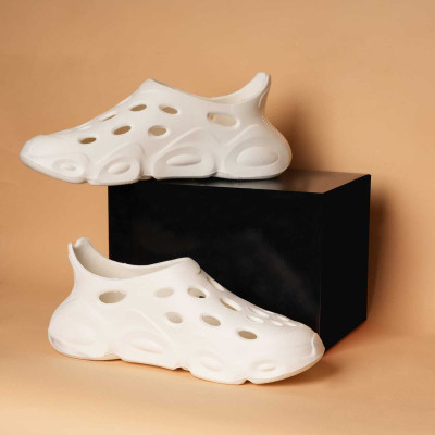 Footsace Men Clogs(White , 6)