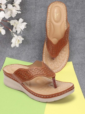 XE Looks Women Wedges(Tan , 9)