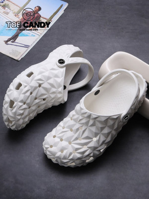 TOE CANDY Men Clogs(Off White , 7)