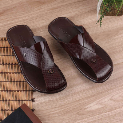 MOCHI Men Sandals(Maroon , 7)