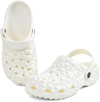 RICHMEN Men Clogs(White , 7)