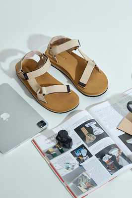 Neemans Men Sandals(Tan , 7)