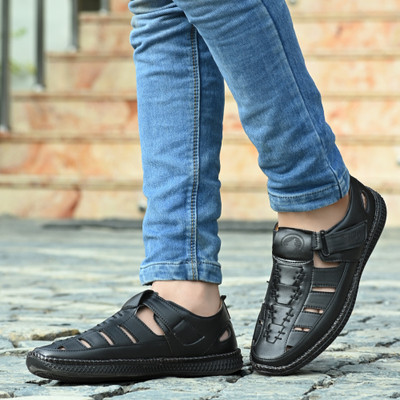 Rising Wolf Men Sandals(Black , 7)
