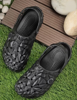 PM TRADERS Men Clogs(Black , 7)