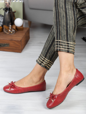 CARLTON LONDON Women's Textured Casual Round Toe Bows Detail Ballerinas Women Bellies(Red , 3)