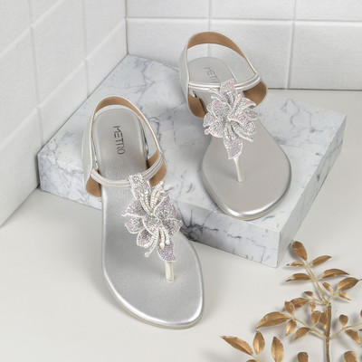 METRO Women Flats(Silver , 5)