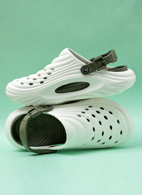 TOE CANDY Men Sandals(White , 9)