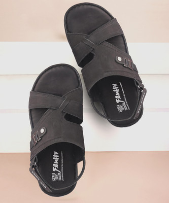 RED CHIEF Men Sandals(Black , 8)